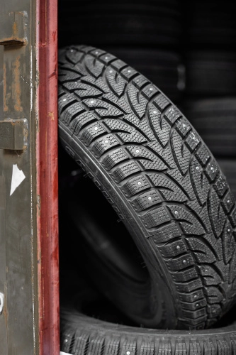 фото протектора и шины Ice Blazer WST1 Шина Sailun Ice Blazer WST1 225/40 R18 92H